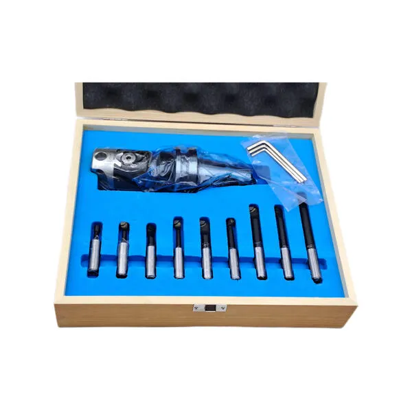 Головка расточная ф 50 мм, D расточки 10-70 мм, с хвостовиком 7:24 BT40 (MAS 403 BT, М16х2.0), с комплектом резцов из 9-ти шт. t020246  (Фото 2)